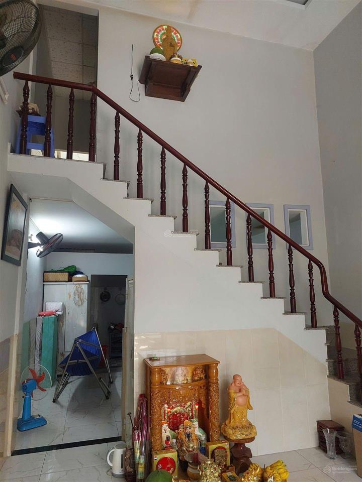 Gấp bán cho con định cư mỹ. căn nhà đường số 11 linh xuân xe hơi đậu cửa
