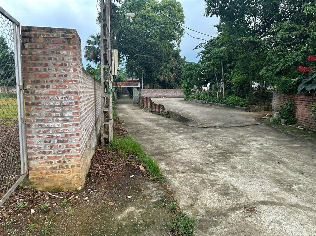 Cần bán 1088 m² đất thổ cư bám hồ tại yên bình thạch thất hà nội