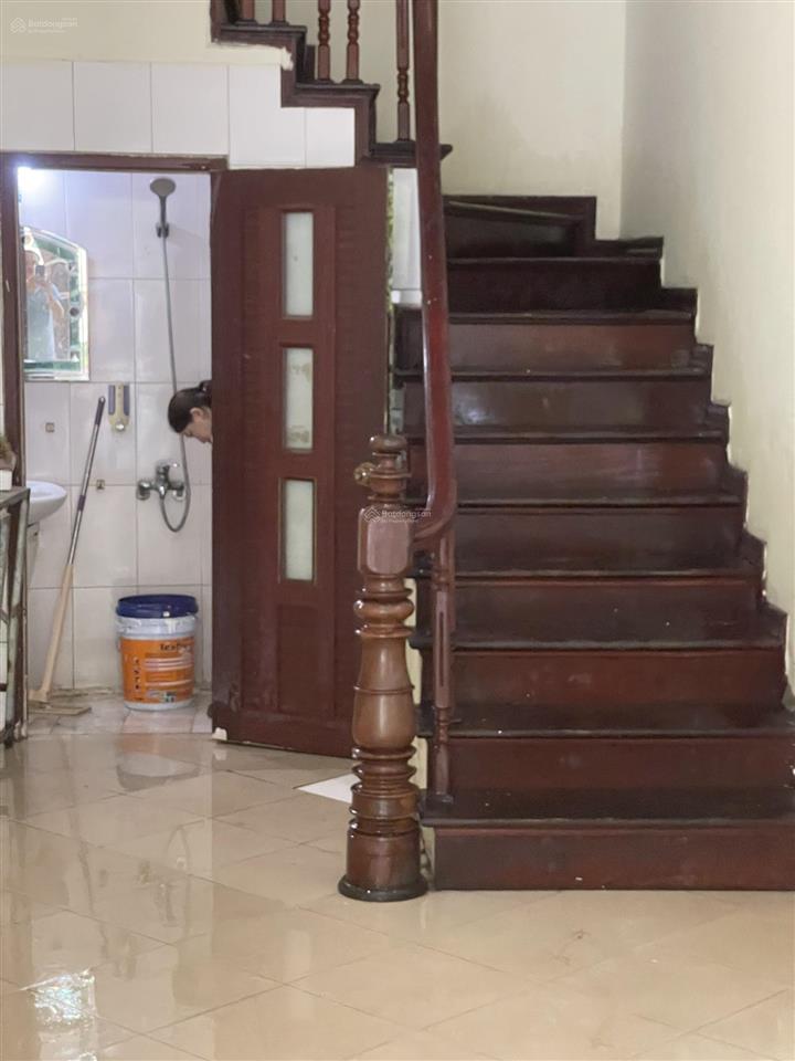 Chính chủ cần bán căn nhà mặt phố ngô gia tự  long biên  hà n. nhà 4 tầng 1 tum diện tích 31.1 m2