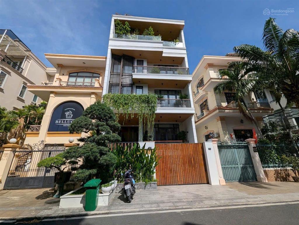 Biệt thự sân vườn hồ cá koi phổ quang, phú nhuận  ngang 10m  hầm, 4 tầng 274.3m2  nhỉnh 210tr/m2