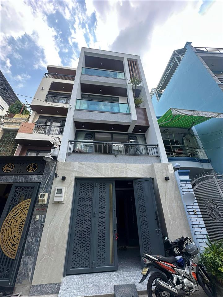 Hạ giá 3 tỷ  hiếm nhà đường 3/2, q10 dưới 16 tỷ  6 tầng  nhà kiên cố  4.5 x 14m  cn 61m2