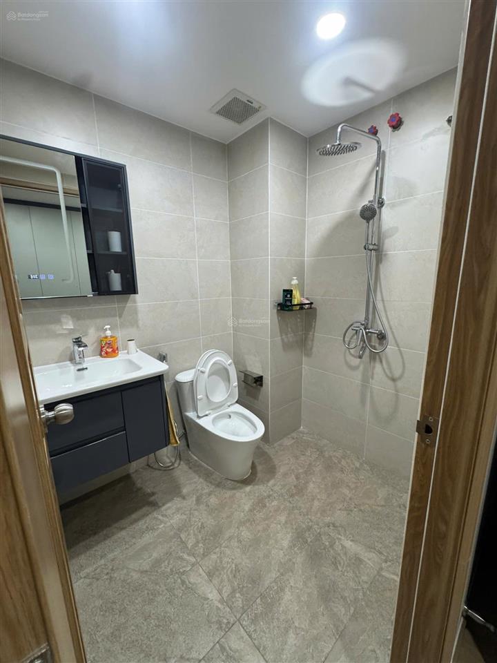 Hạ giá 3 tỷ  hiếm nhà đường 3/2, q10 dưới 16 tỷ  6 tầng  nhà kiên cố  4.5 x 14m  cn 61m2