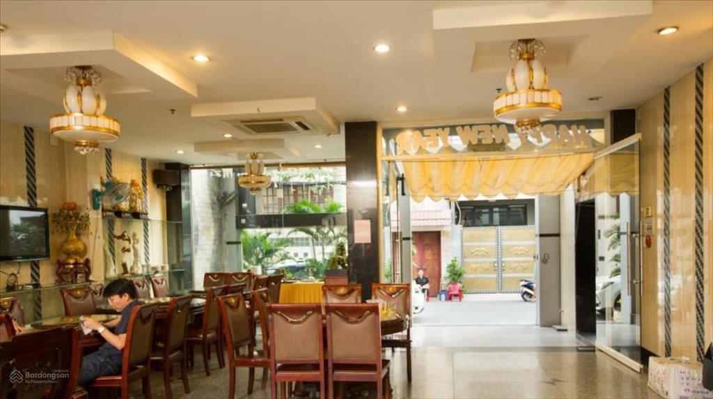 Hạ giá 10 tỷ  khách sạn mt trục lê quang định, bình thạnh  15 x 15m  doanh thu 200tr/th  45 tỷ