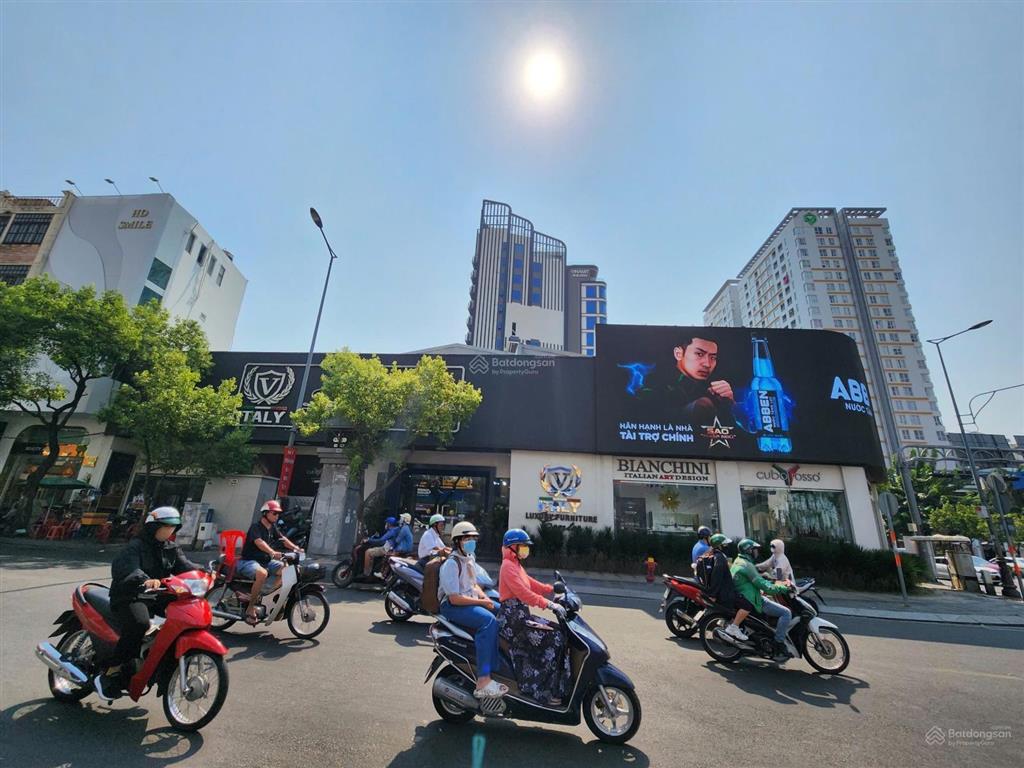 Mặt tiền 2 chiều trần huy liệu, phú nhuận  dt 26 x 35m  ~1000m2 đất thổ cư  hạ giá còn 180 tỷ