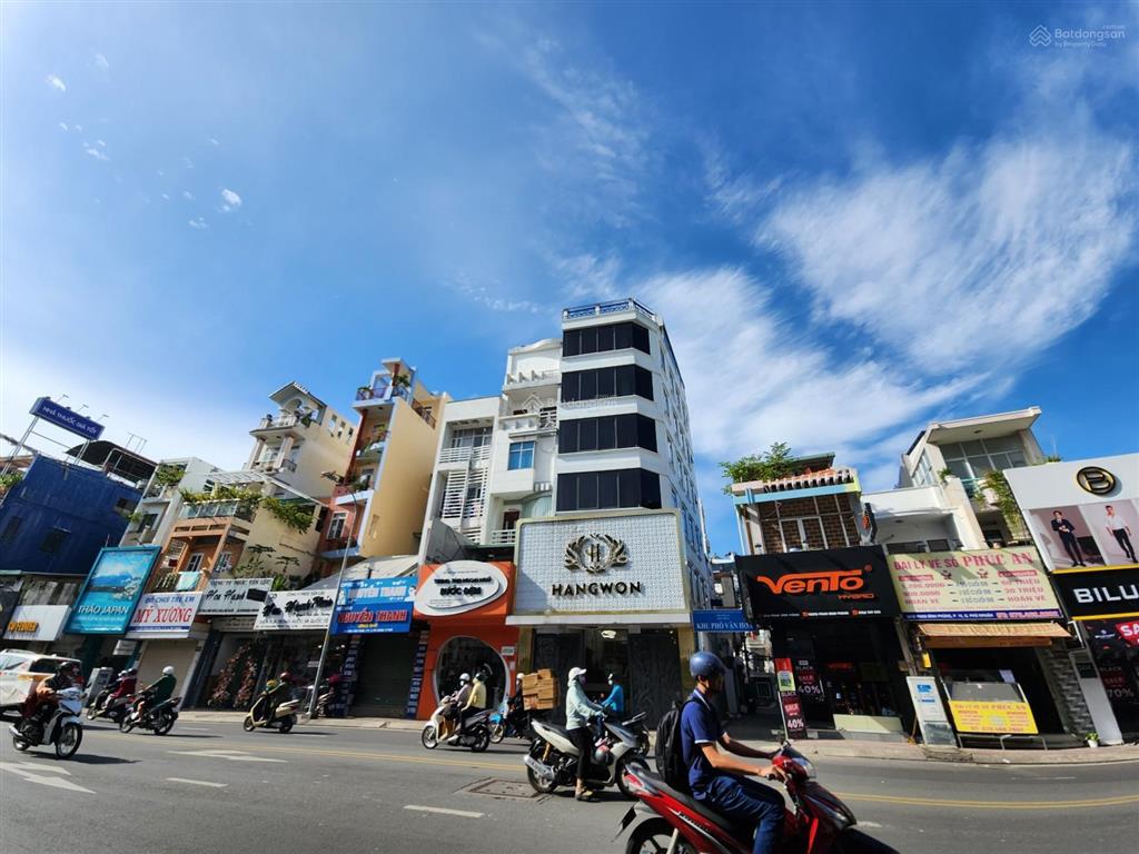 Mtkd phan đình phùng  hai bà trưng, pn  dt 7x20m  6 tầng  cn 138m2  hạ giá 45.5 tỷ