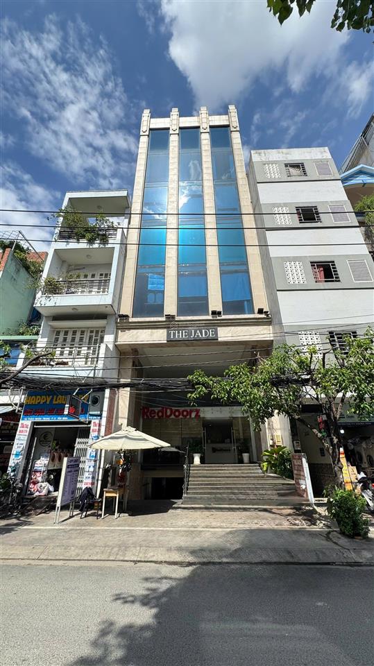 Hạ giá 10 tỷ bán nhà hầm, 5 tầng  mặt tiền đường ngô thời nhiệm  cmt8, q3  7x25m  chỉ 79 tỷ
