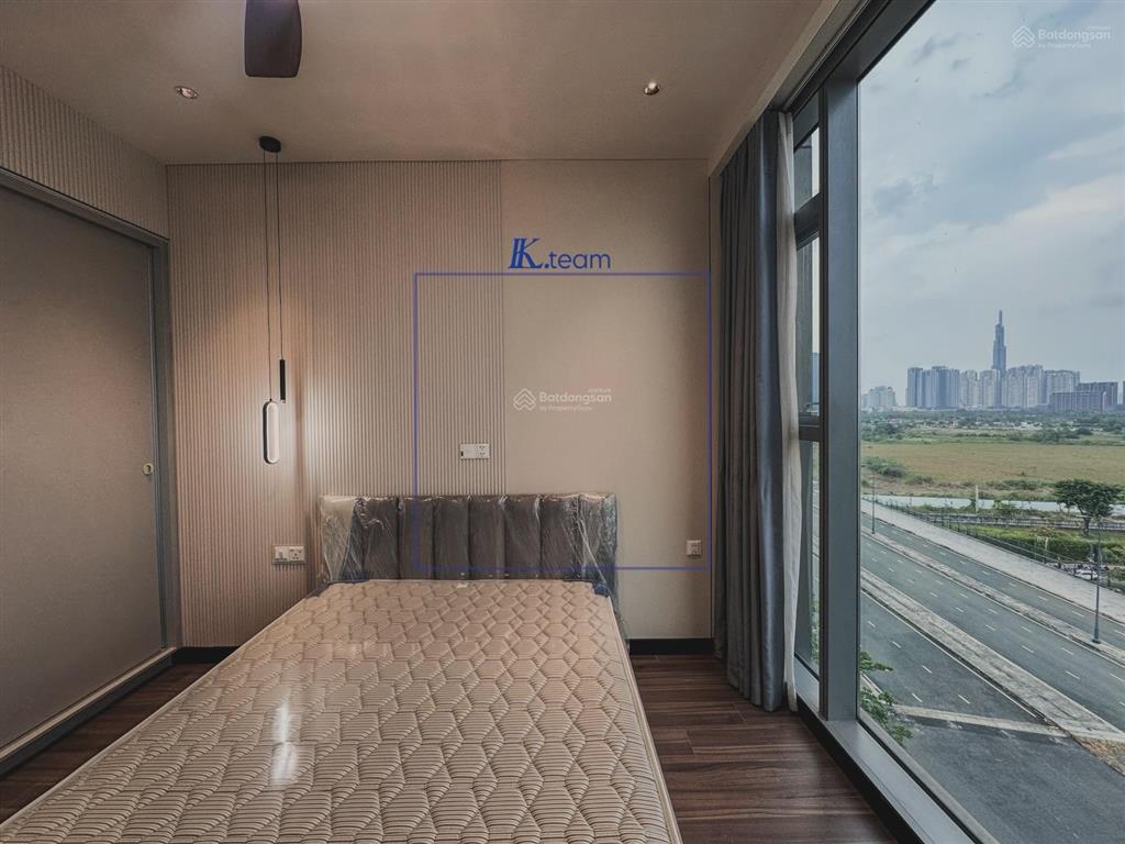O n l y 1 tại empire city  giá thuê 38tr net  bàn giao full nội thất new 100%
