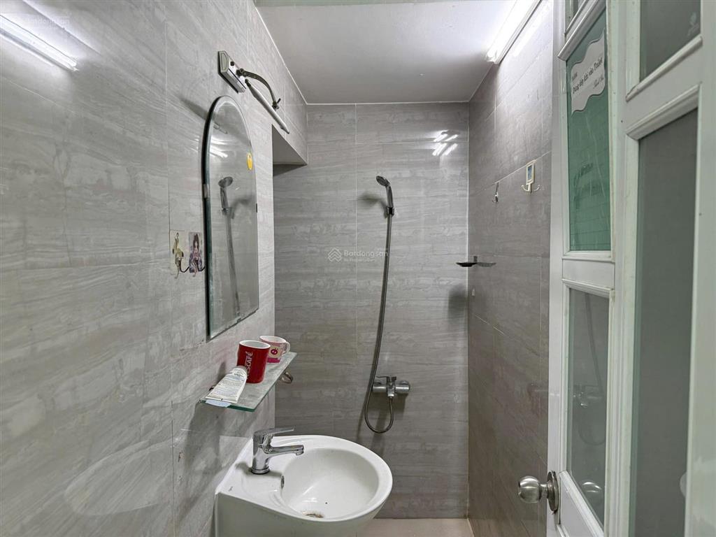 Nhà 1 trệt 2 lầu hẻm xe hơi đường 25 khu bên sông p. hiệp bình
