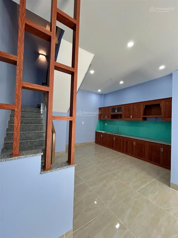 Nhà 61m2 3 tầng mới xây hẻm xe hơi linh đông
