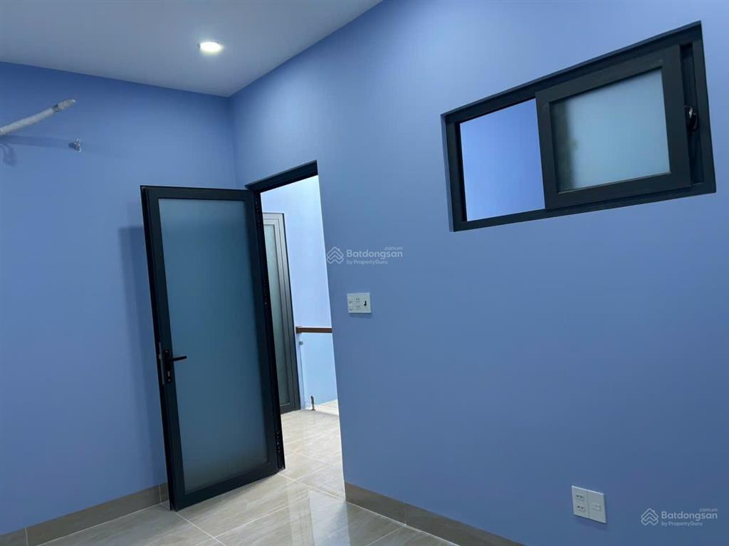 Nhà 61m2 3 tầng mới xây hẻm xe hơi linh đông