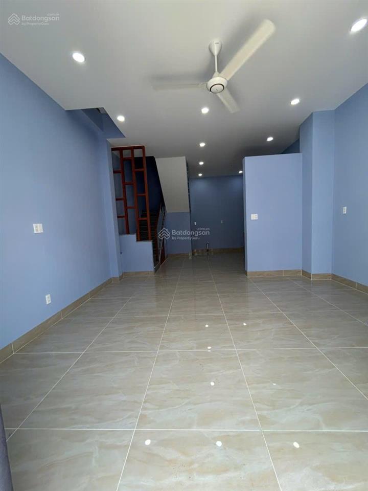 Nhà 61m2 3 tầng mới xây hẻm xe hơi linh đông