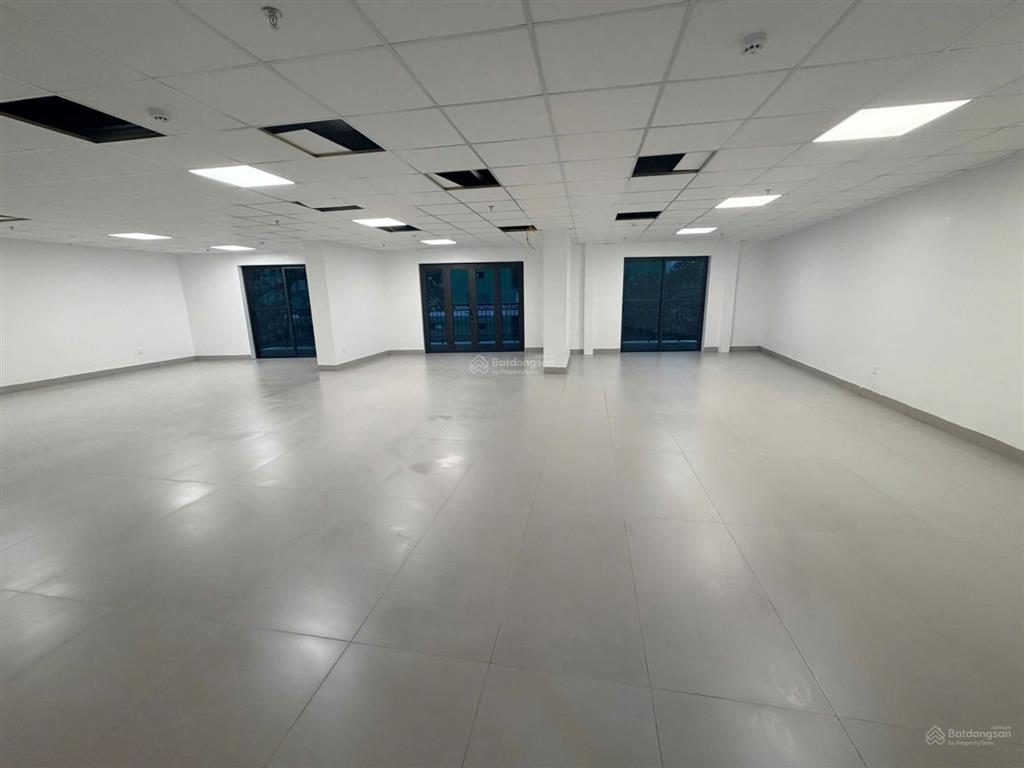 Cho thuê văn phòng tại mễ trì, nam từ liêm, hà nội 180m2, mặt tiền rộng, kd đa ngành