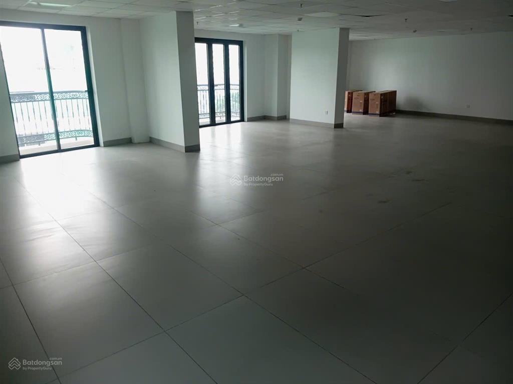 Cho thuê văn phòng 180m2 tại mễ trì hạ, giá cực chất 32 triệu vnd