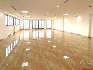 Cho thuê văn phòng mặt đường duy tân, cầu giấy, diện tích 180m2, giá thuê 31trđ.  0971 597 ***
