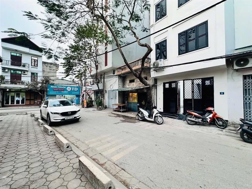 Nhà thụy phương x 5 tầng đẹp có thể ở kinh doanh đường rộng ô tô tránh nhau