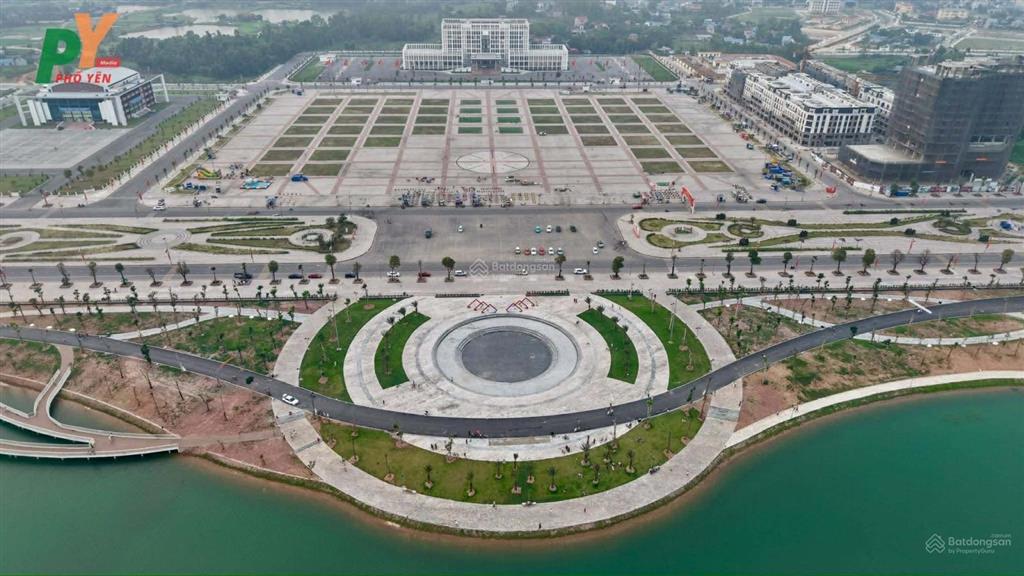 Đại lộ toàn cầu khi dòng tiền "chảy" bằng tiếng anh, tiếng hàn và tiếng trung