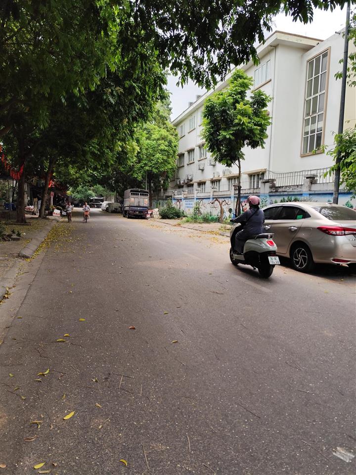 Bán đất phân lô phúc lợi 83,6 m², mặt tiền 6,5m vỉa hè ô tô tránh giá 18,7 tỷ còn tl.