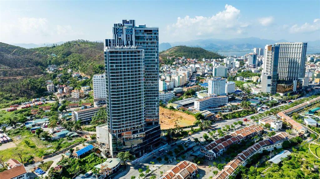 The holiday homestay mới trung tâm nhất hạ long nội thất vip view pháo hoa