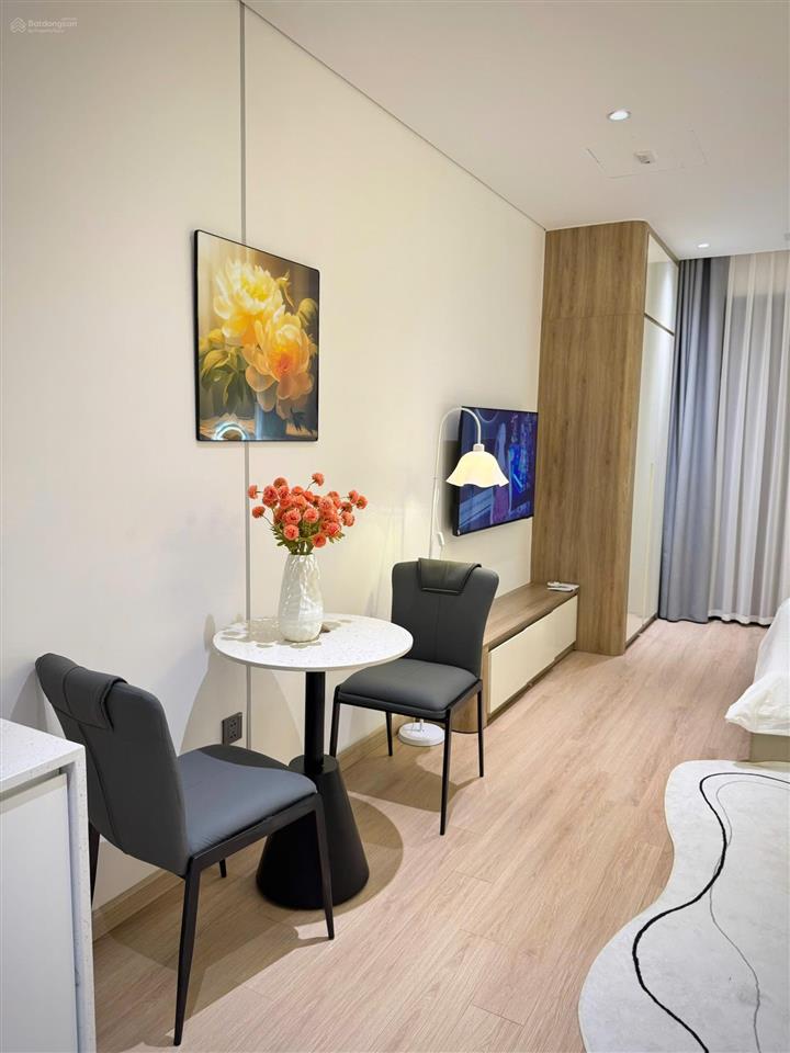 The holiday homestay mới trung tâm nhất hạ long nội thất vip view pháo hoa