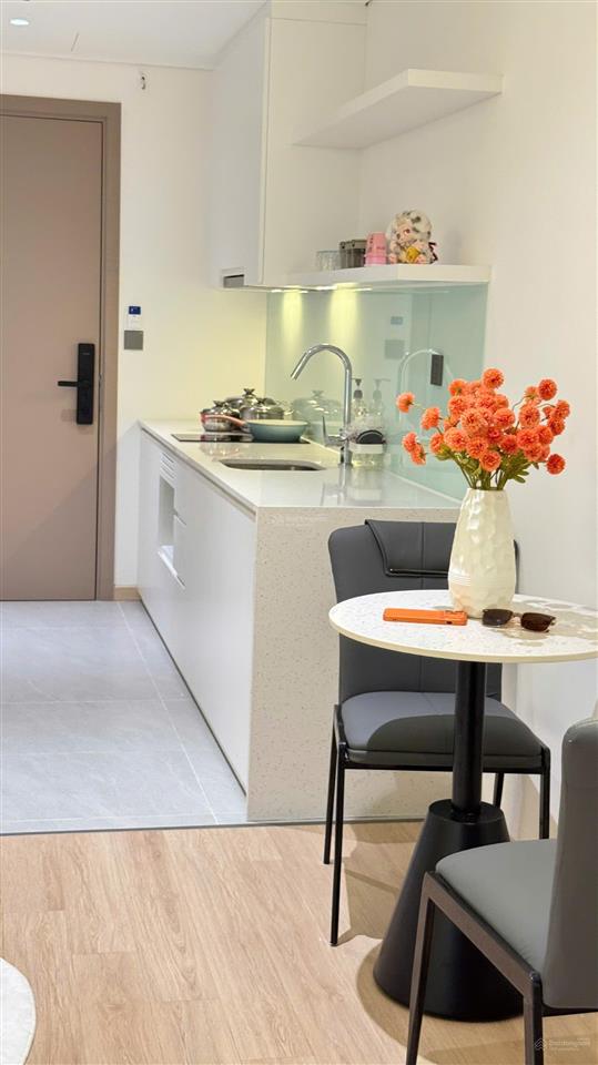 The holiday homestay mới trung tâm nhất hạ long nội thất vip view pháo hoa