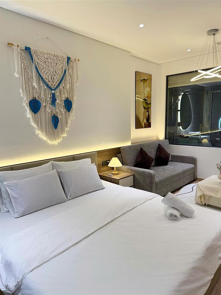 The holiday homestay mới trung tâm nhất hạ long nội thất vip view pháo hoa