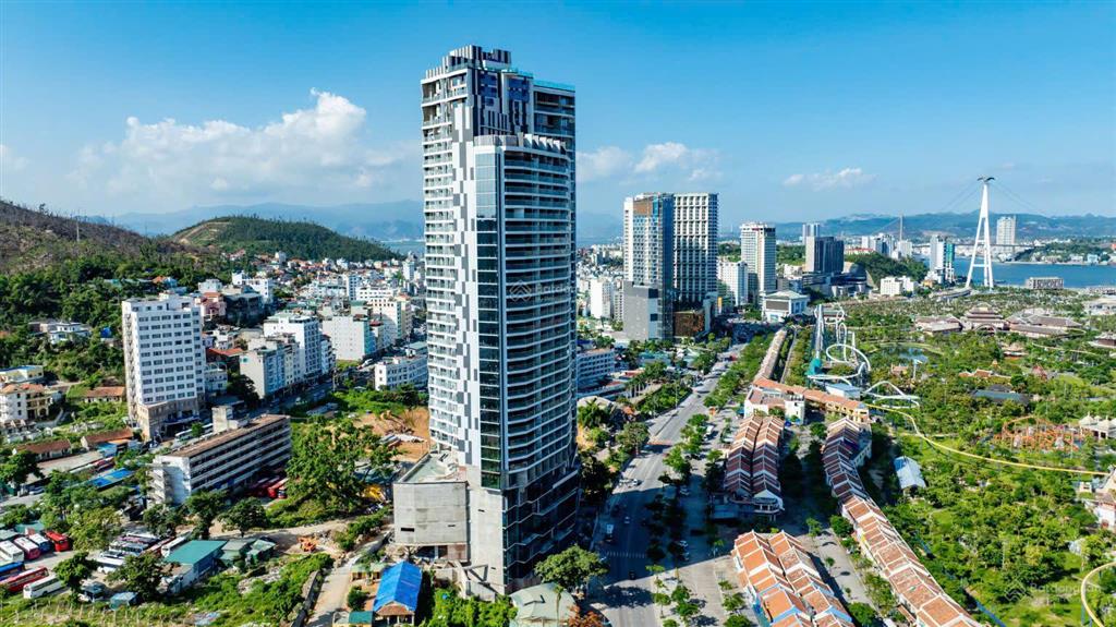 The holiday homestay mới trung tâm nhất hạ long nội thất vip view pháo hoa