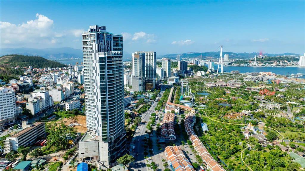 The holiday homestay mới trung tâm nhất hạ long nội thất vip view pháo hoa