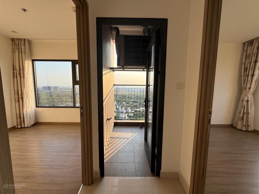 Bán căn hộ grand park 2pn+ 69m2 bếp rèm, giá tốt nhận nhà ngay