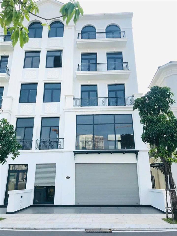 Cho thuê 1 tầng làm văn phòng căn 126m2, có pantry giá tốt