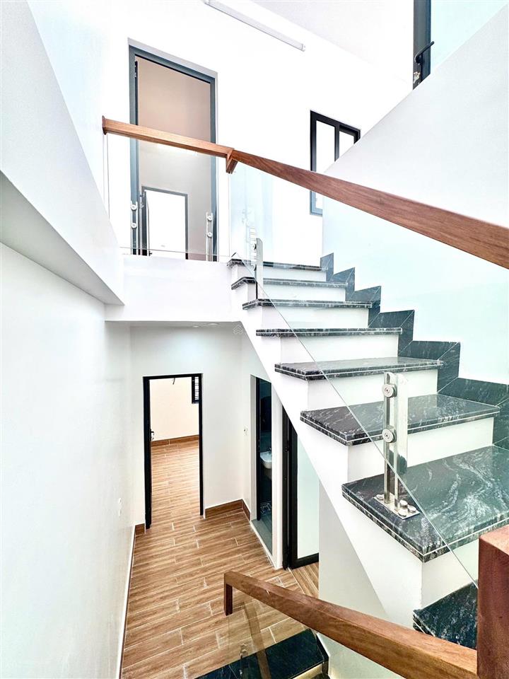 Bán nhà xây mới lê lợi 40m2, 4 tầng giá nhô 3 tỷ