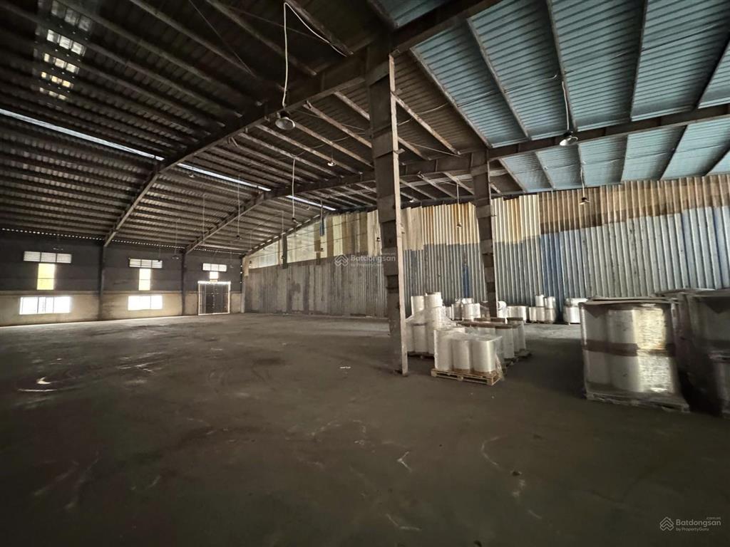 Cho thuê 3700m2 kho, nhà xưởng tại xã quang minh, kcn quang minh.  mr duy 0819 573 ***