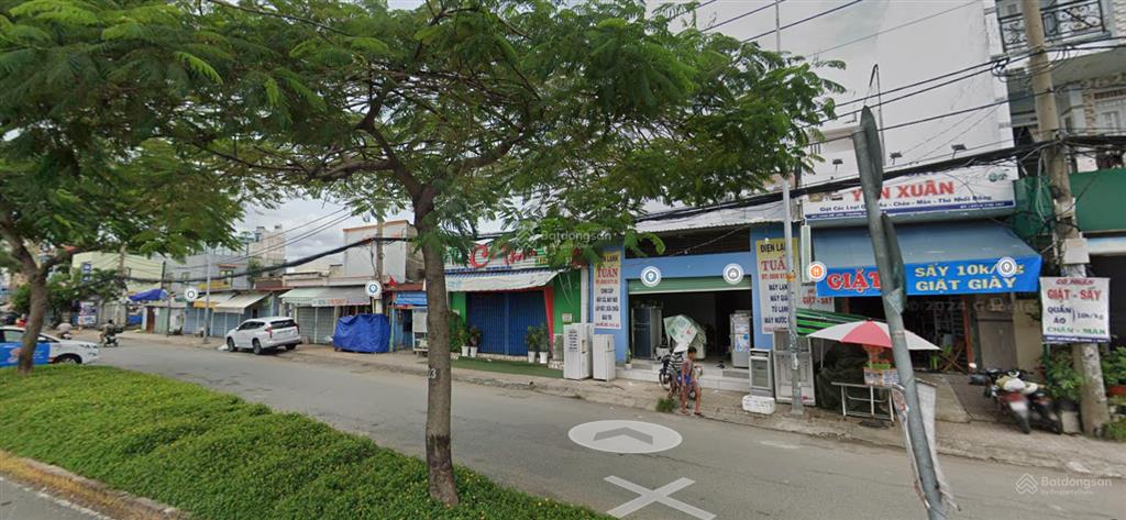 Bán nhà mặt phố để định cư nước ngoài, đang cho thuê buôn bán, pháp lý đầy đủ