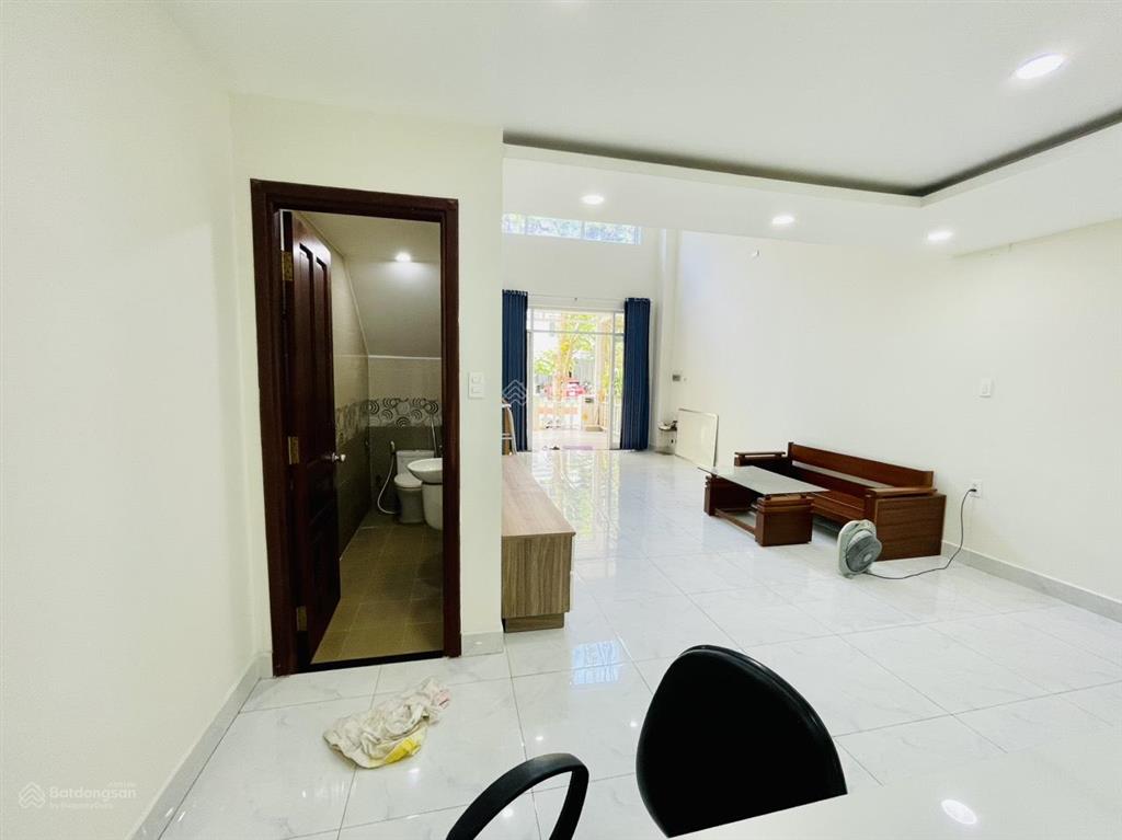 Cho thuê nhà phố compound mega ruby khang điền  bv an ninh 24/7  sân ô tô riêng  có hồ bơi  gym