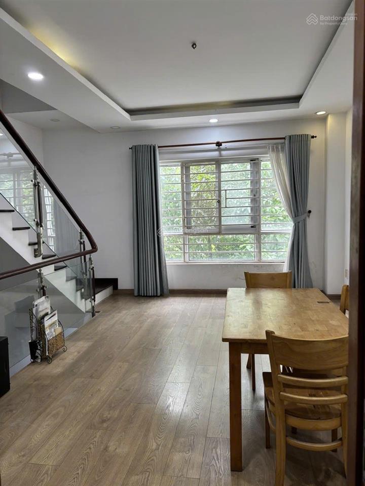 Cho thuê nhà phố compound mega ruby khang điền  bv an ninh 24/7  sân ô tô riêng  có hồ bơi  gym