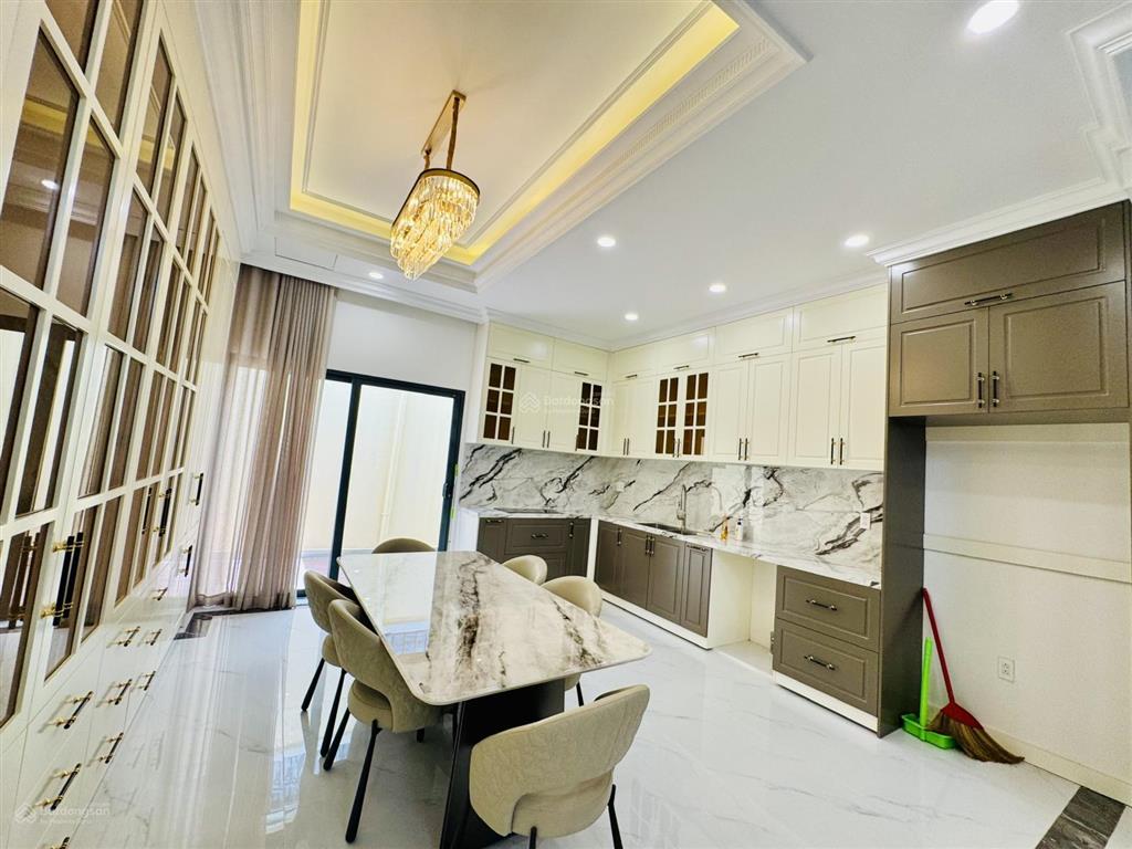 Nhà compound verosa khang điền  nt cơ bản hoặc full nt  1 trệt 3 lầu  đa dạng giá và diện tích