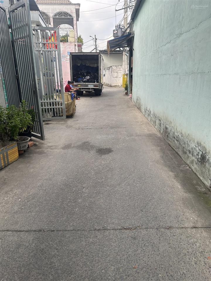 Bán nhà gấp 10 phòng trọ , đã bị xuống cấp nhiều , mua phải làm lại hết.