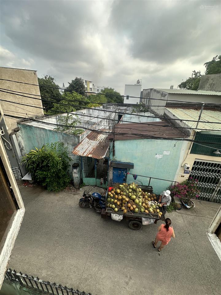 Bán nhà gấp 10 phòng trọ , đã bị xuống cấp nhiều , mua phải làm lại hết.