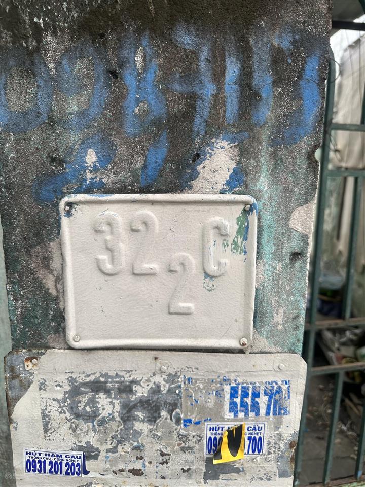 Bán nhà gấp 10 phòng trọ , đã bị xuống cấp nhiều , mua phải làm lại hết.