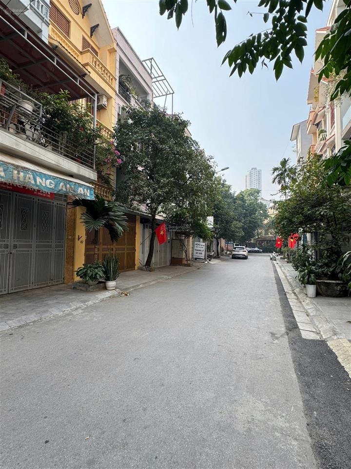 Chỉ 6.2 tỷ ! bán nhà cạnh hồ ngay kđt văn quán  32m2 x 4 tầng full nội thất, sát biệt thự liền kề