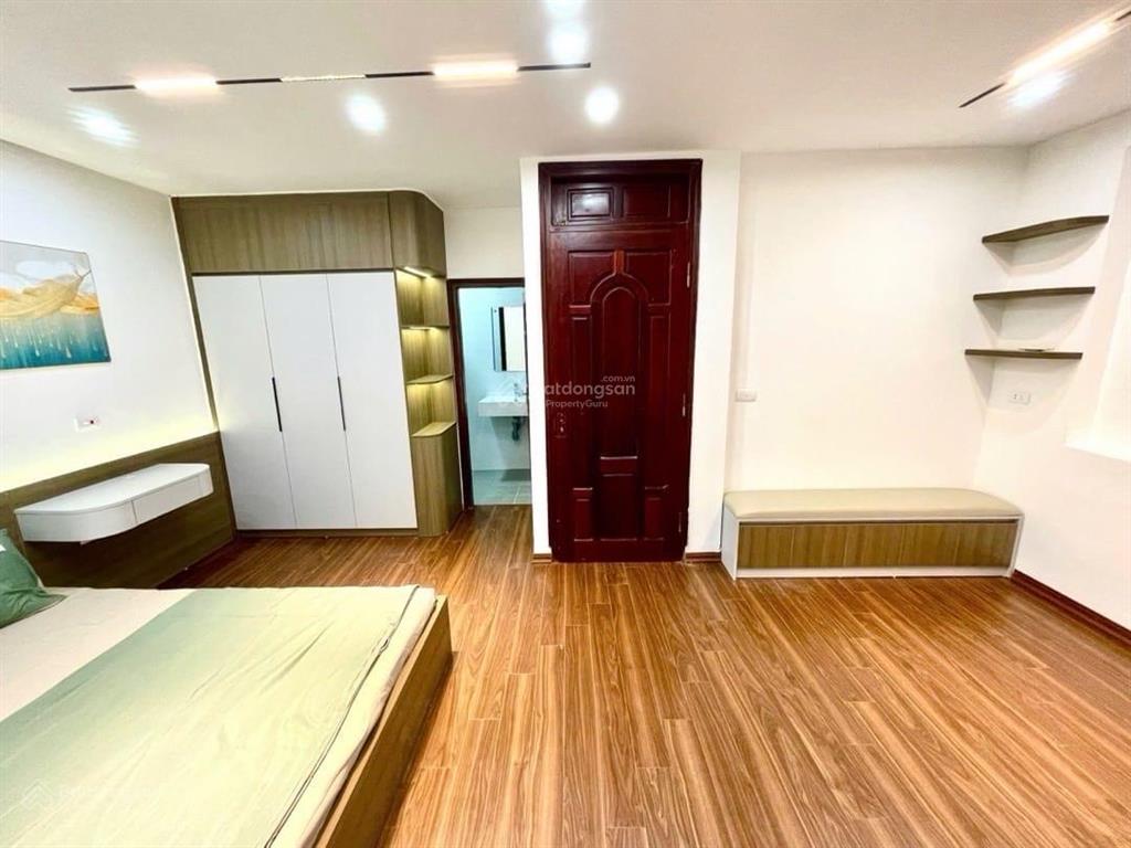 Chỉ hơn 6 tỷ ! bán nhà ngay ngã 5 hà trì, hà cầu  dt 35m2  mt 5.6m  5 tầng.