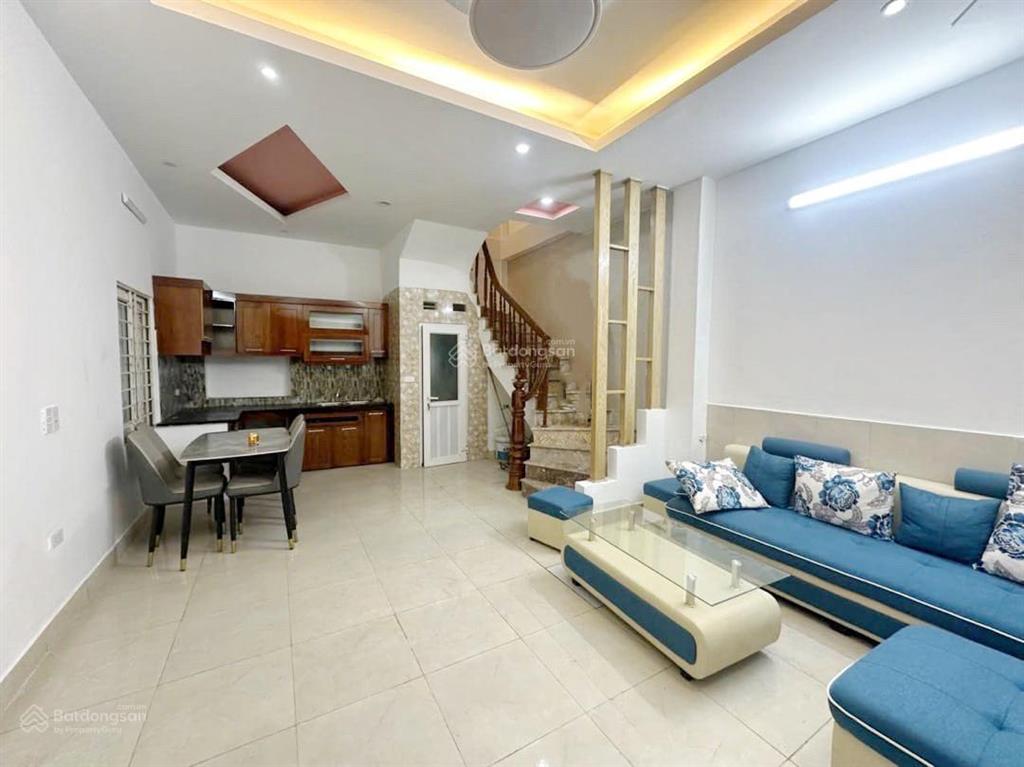 Bán nhà ngay ga văn quán , trần phúdiện tích 40m2 mt rộng 5.3m 5 tầng. ô tô đỗ gần, nhỉnh 8 tỷ