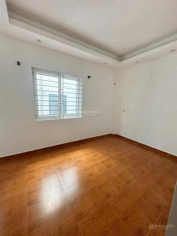 Bán nhà ngay ga văn quán , trần phúdiện tích 40m2 mt rộng 5.3m 5 tầng. ô tô đỗ gần, nhỉnh 8 tỷ