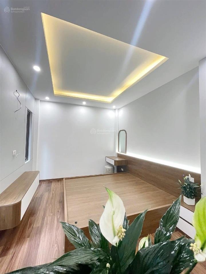 Bán nhà phố lụa vạn phúc chỉ hơn 6 tỷ 5 tầng full nội thất 35m2 mặt tiền 6.8m