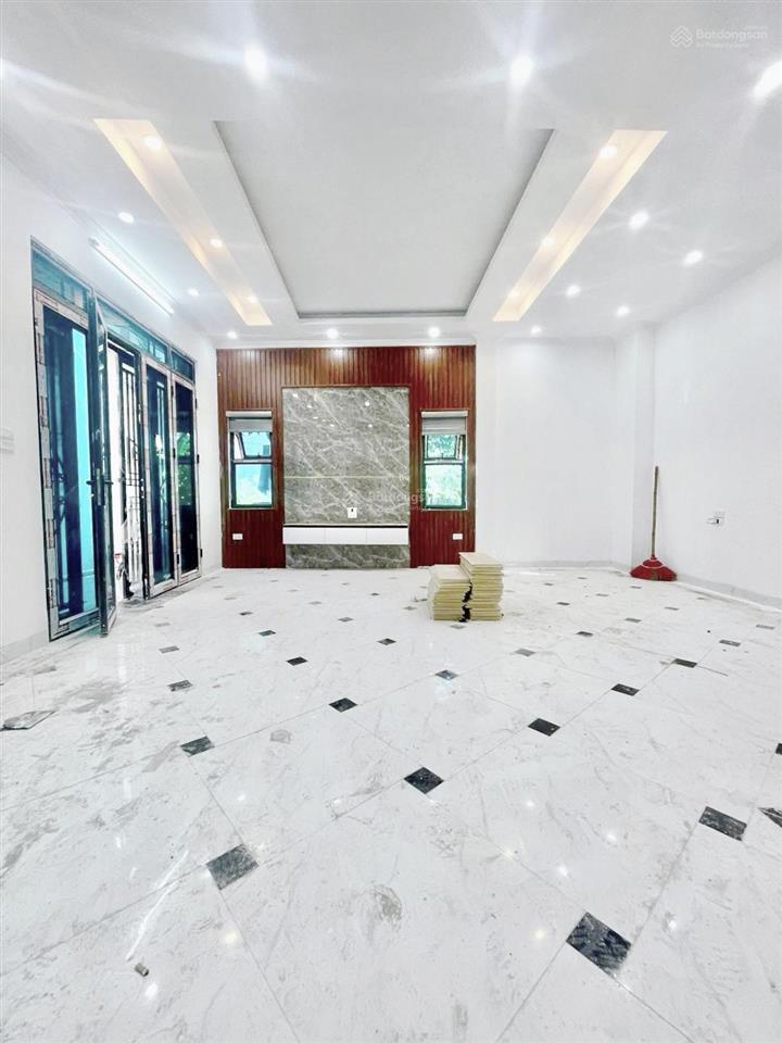 Chỉ 6 tỷ!bán nhà mới 5 tầng tại đường quang trung, hà đông mặt tiền khủng 10m x dt 46m2