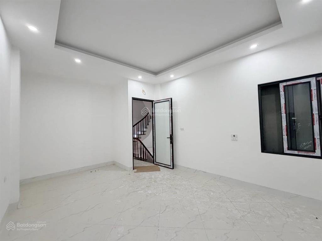 Chỉ 5 tỷ! bán nhà ngay phú lương, hà đông diện tích 35m2, mặt tiền 4m5 tầng ngõ nông, ngay phố