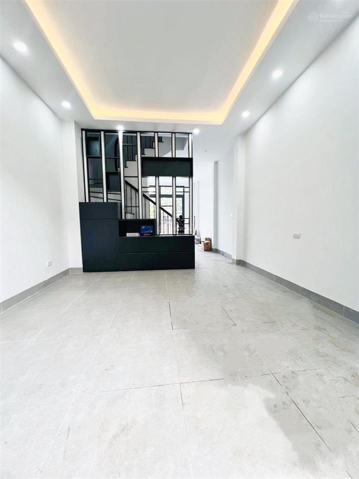 Bán nhà mới 2 thoáng view hồ chil,ngõ thông ô tô 7 chỗ đỗ cửa ngay dương nội, hà đôngchỉ hơn 7 tỷ