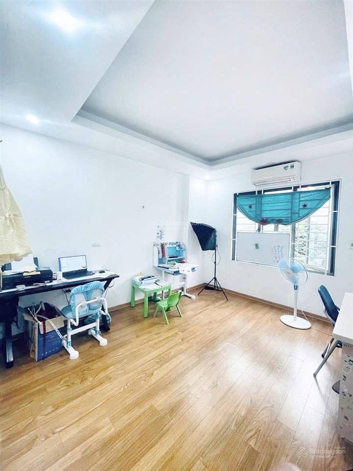 Nhỉnh 6 tỷ, bán nhà lô góc ngay đường ngọc trục nam từ liêm 4 tầng full nội thất , gần ngõ ô tô