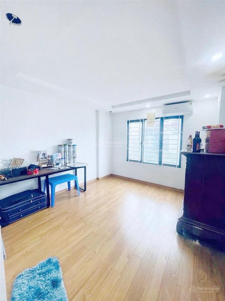 Nhỉnh 6 tỷ, bán nhà lô góc ngay đường ngọc trục nam từ liêm 4 tầng full nội thất , gần ngõ ô tô