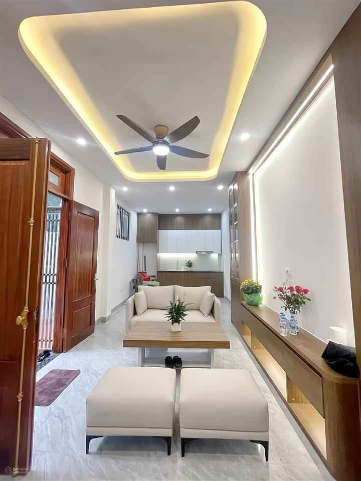 Chỉ hơn 6 tỷ,bán nhà lô góc ngay phố lụa vạn phúc! vài bước ra ô tô,5 tầng full nội thất ở ngay