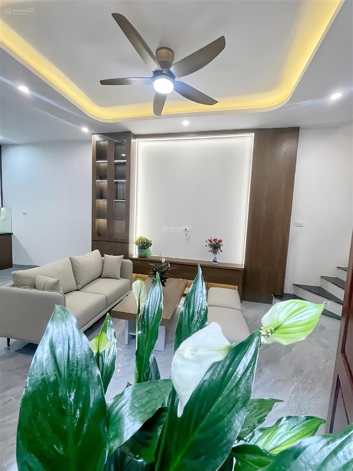 Chỉ hơn 6 tỷ,bán nhà lô góc ngay phố lụa vạn phúc! vài bước ra ô tô,5 tầng full nội thất ở ngay